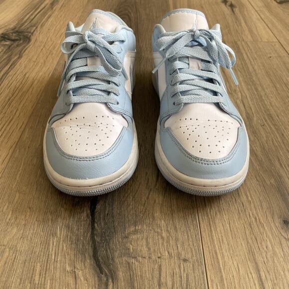 NIKE AIR JORDAN 1 LOW Womens Ice Blue White Size 8.5 Authentic DC0774-141 - Picture 3 of 10